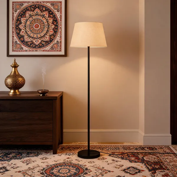 Black_Metal_Floor_Lamp_For_Home_Lighting
