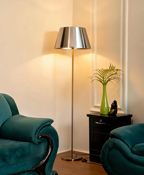 Silver_Metal_Floor_Lamp_For_Home_Lighting