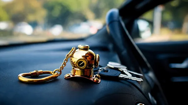Gold_Metal_Keychain_For_Everyday_Carry