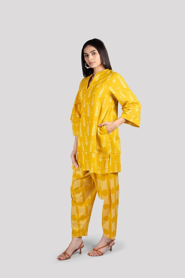 Yellow_Cotton_Lace_Sleeves_Hem_Co_Ord_Set_With_Comfort_Salwar_For_Women