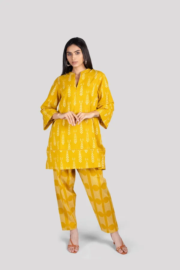 Yellow_Cotton_Lace_Sleeves_Hem_Co_Ord_Set_With_Comfort_Salwar_For_Women