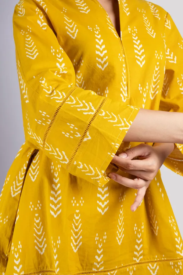 Yellow_Cotton_Lace_Sleeves_Hem_Co_Ord_Set_With_Comfort_Salwar_For_Women