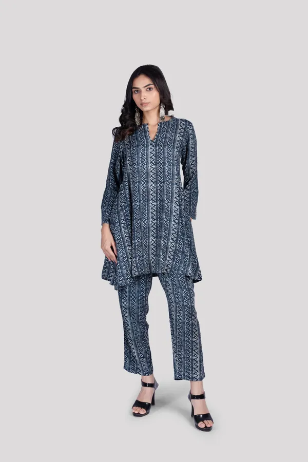 Blue_Cotton_Chevron_Printed_Mandarin_Collar_Three_Quarter_Sleeves_Top_With_Trouser_For_Women