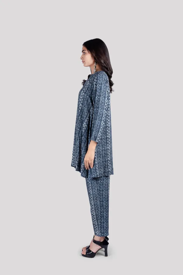 Blue_Cotton_Chevron_Printed_Mandarin_Collar_Three_Quarter_Sleeves_Top_With_Trouser_For_Women