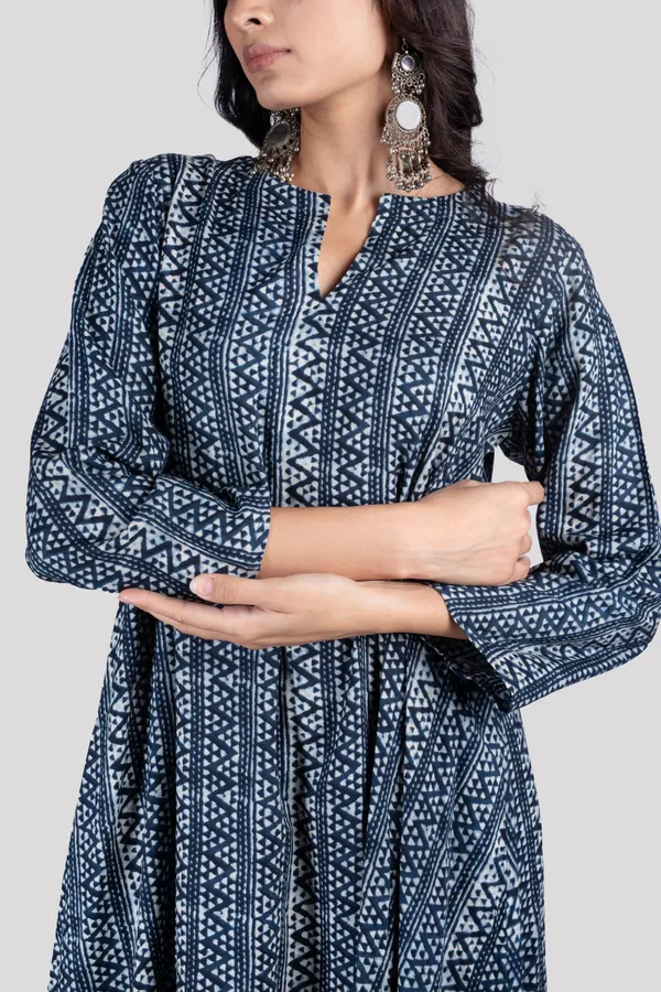 Blue_Cotton_Chevron_Printed_Mandarin_Collar_Three_Quarter_Sleeves_Top_With_Trouser_For_Women
