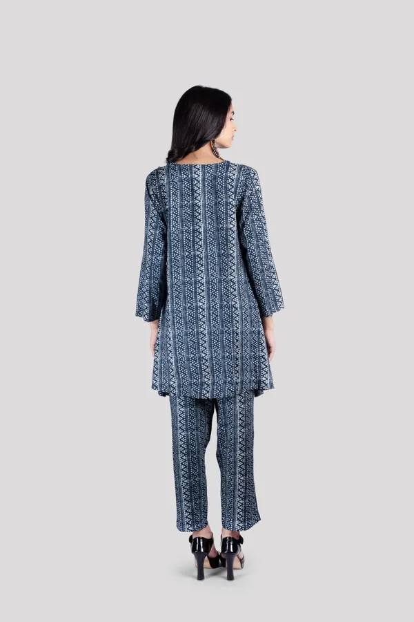 Blue_Cotton_Chevron_Printed_Mandarin_Collar_Three_Quarter_Sleeves_Top_With_Trouser_For_Women