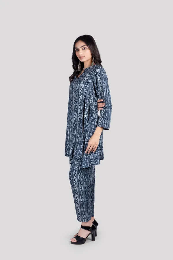 Blue_Cotton_Chevron_Printed_Mandarin_Collar_Three_Quarter_Sleeves_Top_With_Trouser_For_Women