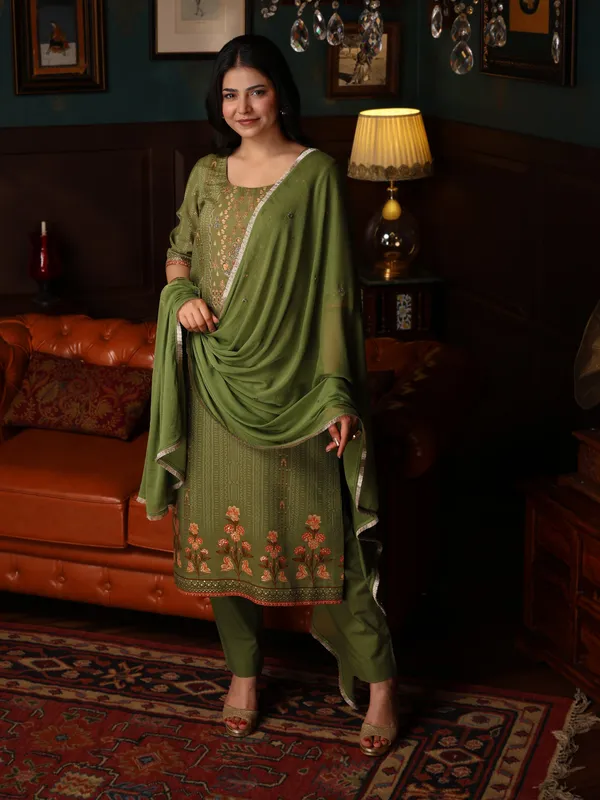 Green_Cotton_Hand_Embroidered_Front_Kurta_Set_With_Dupatta_Lace_For_Women