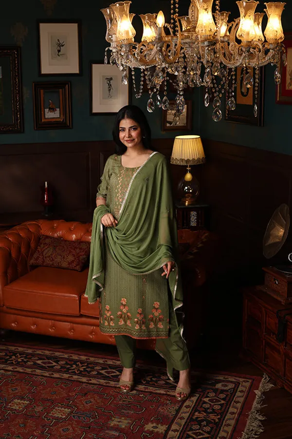 Green_Cotton_Hand_Embroidered_Front_Kurta_Set_With_Dupatta_Lace_For_Women