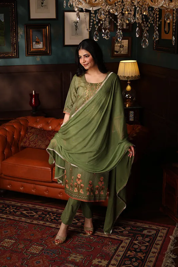 Green_Cotton_Hand_Embroidered_Front_Kurta_Set_With_Dupatta_Lace_For_Women
