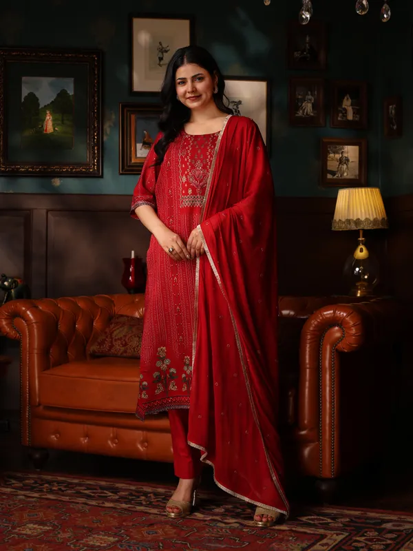 Red_Cotton_Hand_Embroidered_Front_Kurta_Set_With_Dupatta_Lace_For_Women