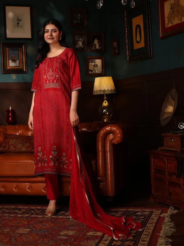 Red_Cotton_Hand_Embroidered_Front_Kurta_Set_With_Dupatta_Lace_For_Women