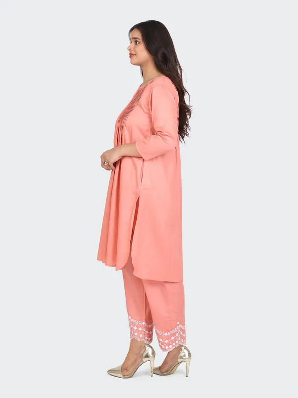 Peach_Cotton_Palazzo_Embroidery_Kurta_Set_For_Women