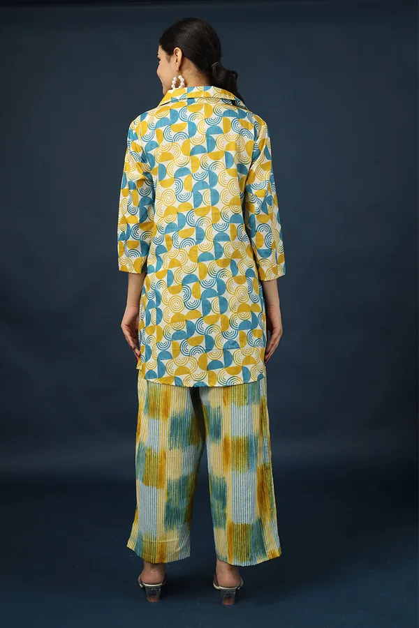 Multicolour_Cotton_Yellow_Blue_Abstract_Pattern_Printed_Kurta_Pyjama_Set_For_Women