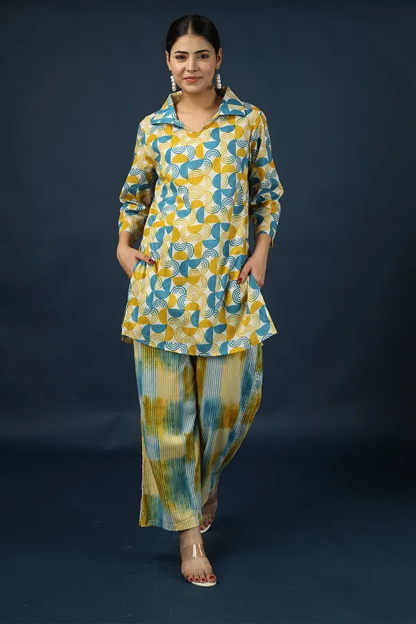 Multicolour_Cotton_Yellow_Blue_Abstract_Pattern_Printed_Kurta_Pyjama_Set_For_Women