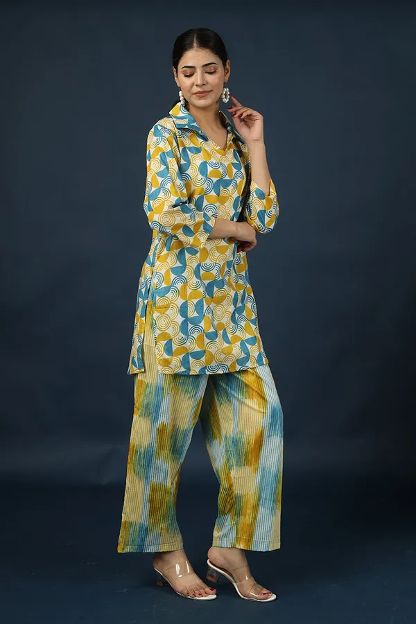 Multicolour_Cotton_Yellow_Blue_Abstract_Pattern_Printed_Kurta_Pyjama_Set_For_Women