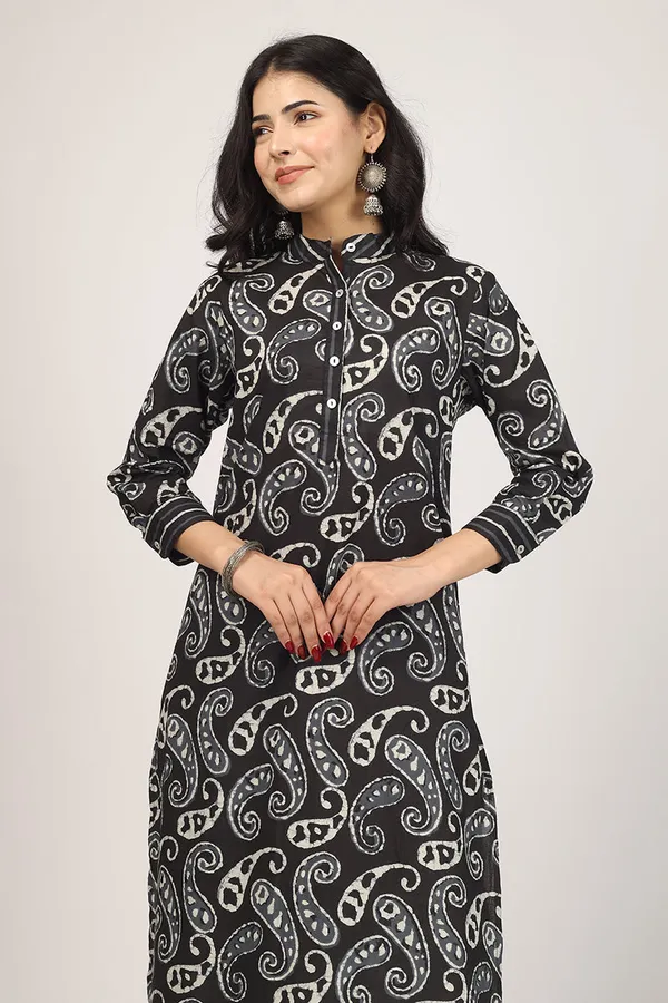 Black_Cotton_Floral_Pattern_Kurta_Pyjama_Set_For_Women