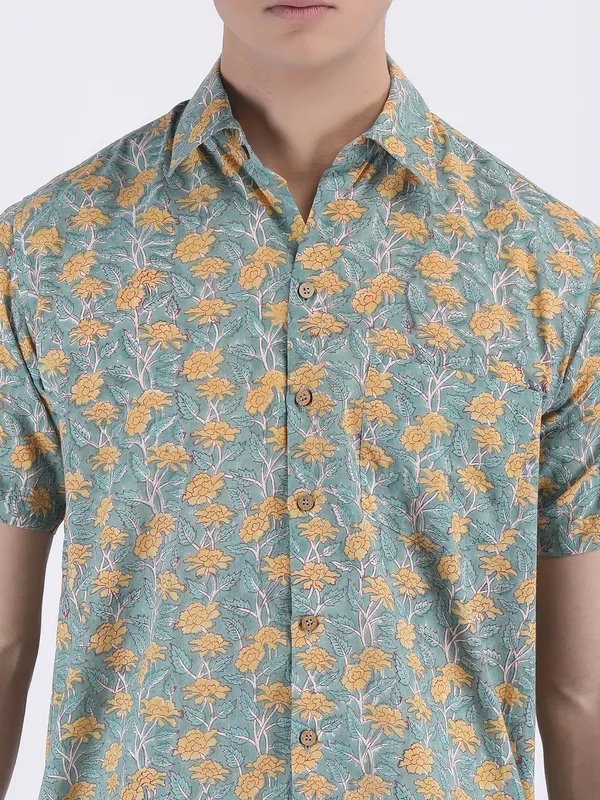 Green_Cotton_Yellow_Floral_Print_Summer_Shirt_For_Men