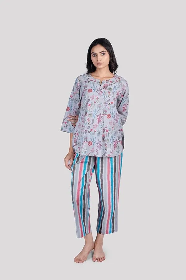 Gray_Soft_Cotton_Floral_Print_Night_Suit_Set_For_Women