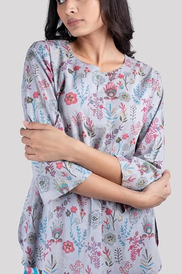 Gray_Soft_Cotton_Floral_Print_Night_Suit_Set_For_Women