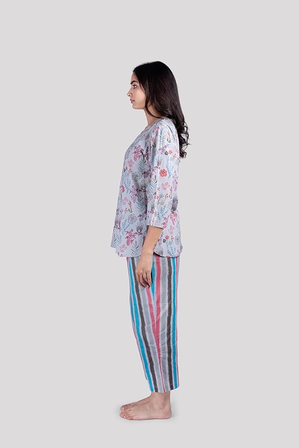 Gray_Soft_Cotton_Floral_Print_Night_Suit_Set_For_Women