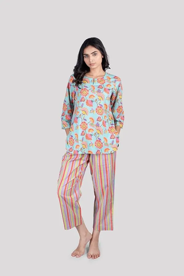 Green_Soft_Cotton_Floral_Print_Night_Suit_Set_For_Women