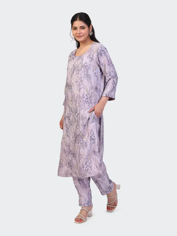 Purple_Cotton_Mauve_Hand_Embroidered_Sleeves_Kurta_Set_With_Dupatta_For_Women