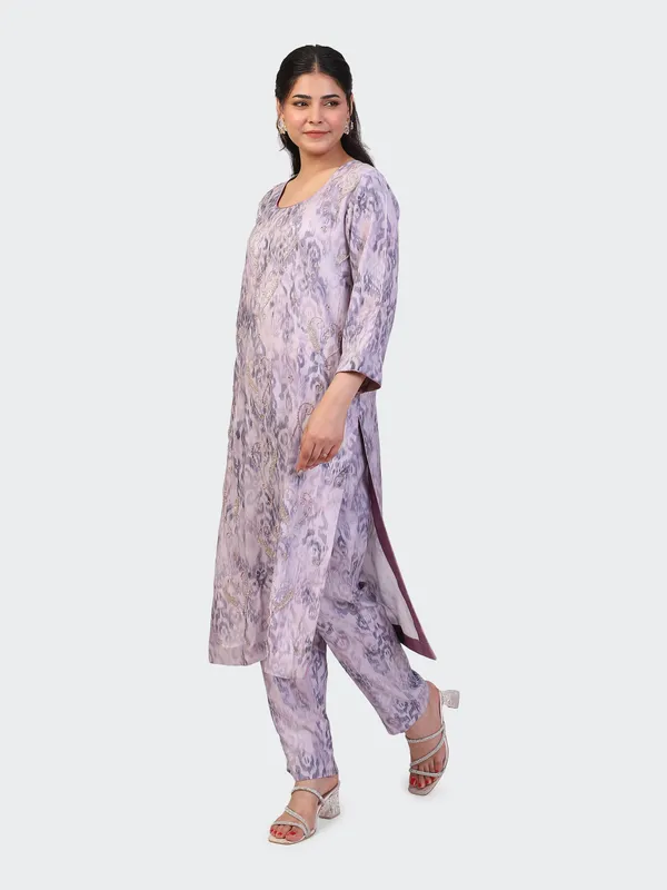 Purple_Cotton_Mauve_Hand_Embroidered_Sleeves_Kurta_Set_With_Dupatta_For_Women