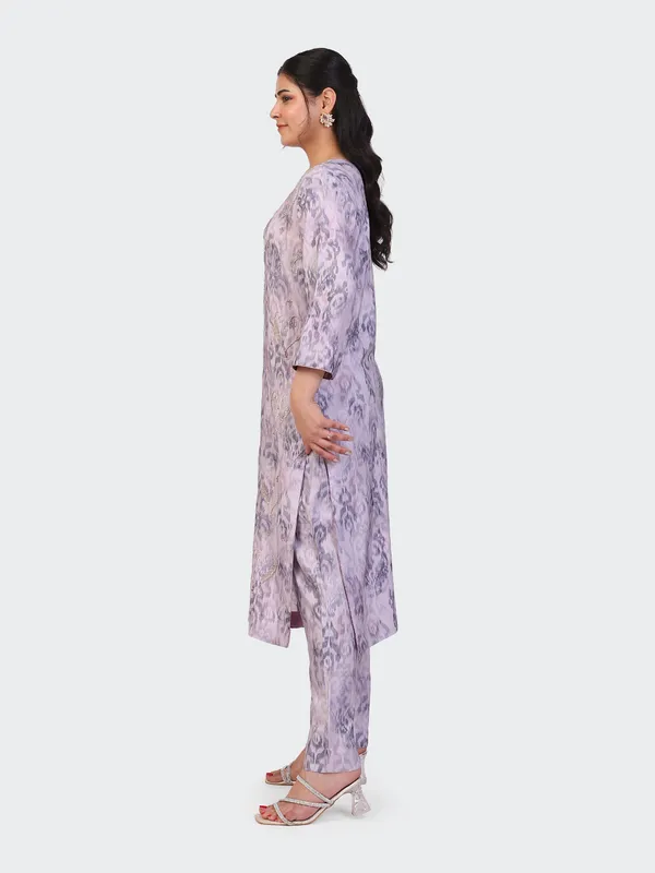 Purple_Cotton_Mauve_Hand_Embroidered_Sleeves_Kurta_Set_With_Dupatta_For_Women