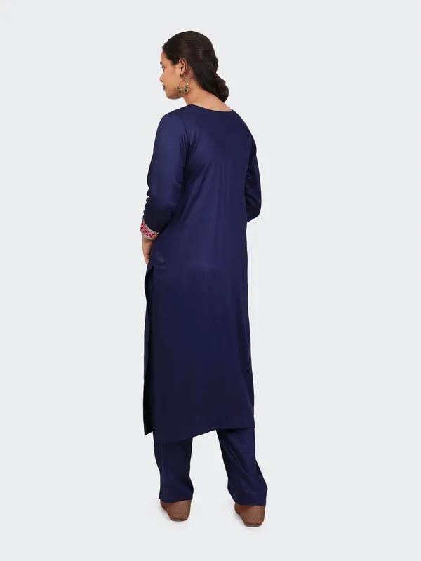 Blue_And_Red_Cotton_Navy_Hand_Embroidered_Sleeves_Kurta_Set_With_Dupatta_For_Women