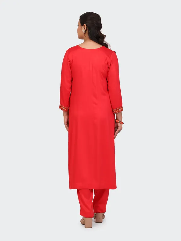 Red_Cotton_Hand_Embroidered_Front_Sleeves_Kurta_Set_With_Dupatta_For_Women