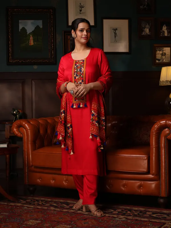 Red_Cotton_Hand_Embroidered_Front_Sleeves_Kurta_Set_With_Dupatta_For_Women