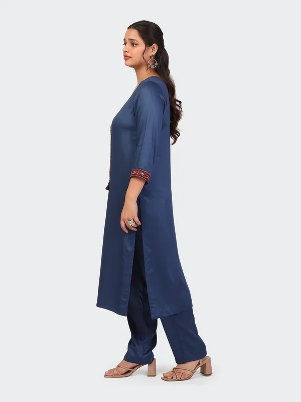 Blue_Cotton_Hand_Embroidered_Front_Sleeves_Kurta_Set_With_Dupatta_For_Women