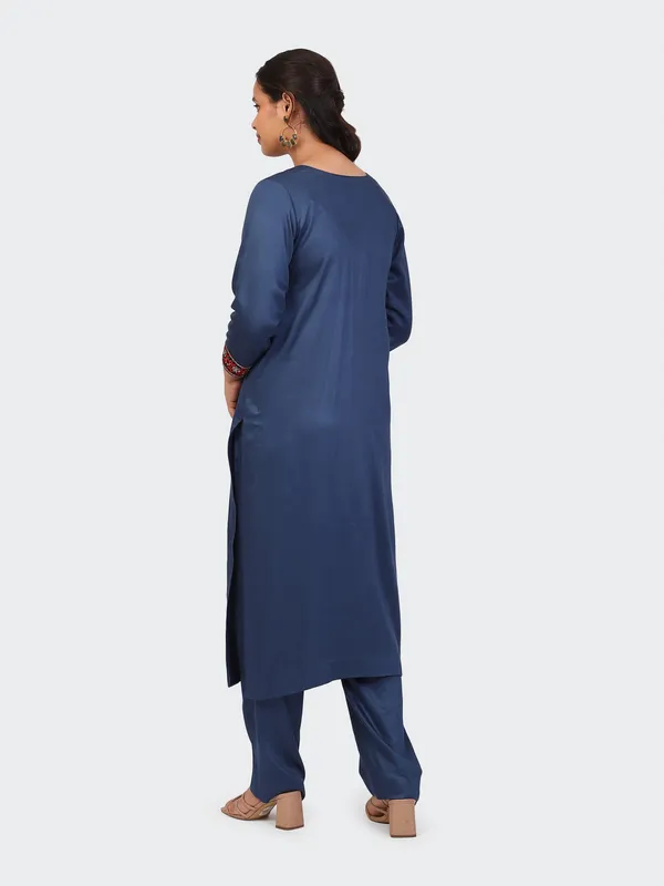 Blue_Cotton_Hand_Embroidered_Front_Sleeves_Kurta_Set_With_Dupatta_For_Women