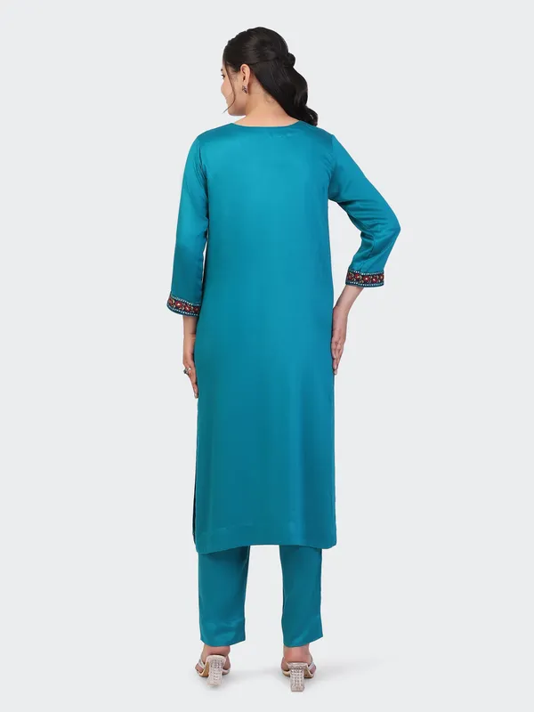 Teal_Cotton_Turquoise_Hand_Embroidered_Front_Sleeves_Kurta_Set_With_Tassel_Dupatta_For_Women