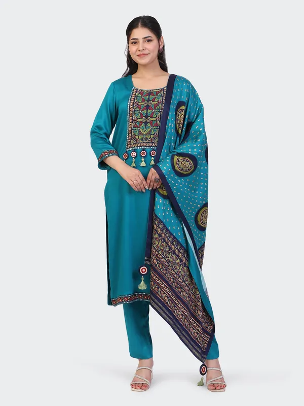 Teal_Cotton_Turquoise_Hand_Embroidered_Front_Sleeves_Kurta_Set_With_Tassel_Dupatta_For_Women