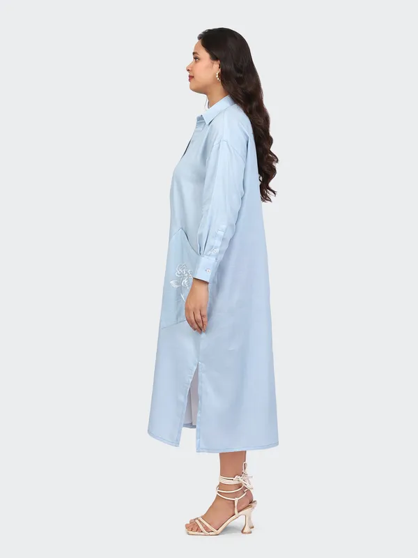 Blue_Cotton_Sky_Embroidered_Pockets_Oversized_Calf_Length_Dress_For_Women