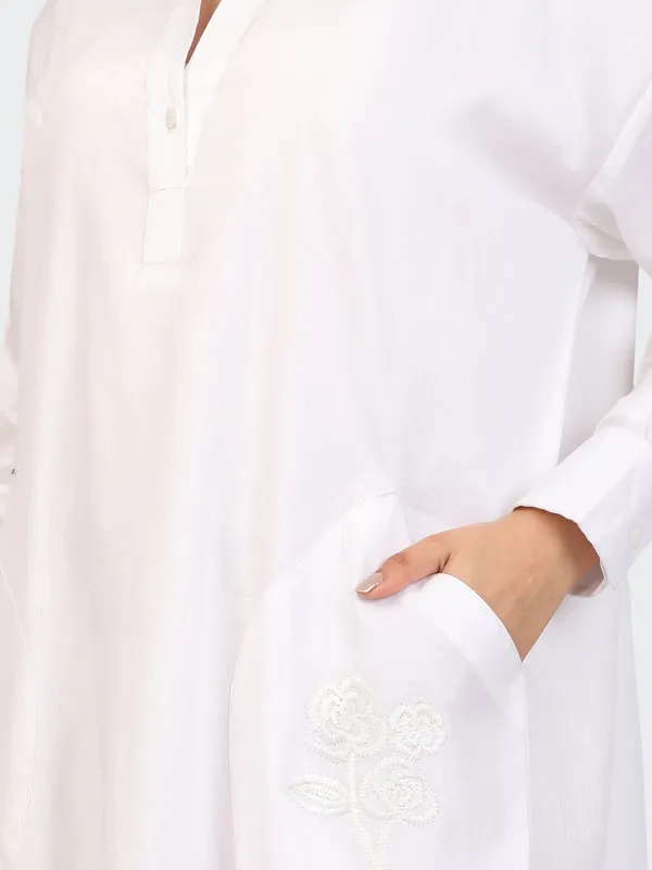 White_Cotton_Embroidered_Pockets_Oversized_Calf_Length_Dress_For_Women