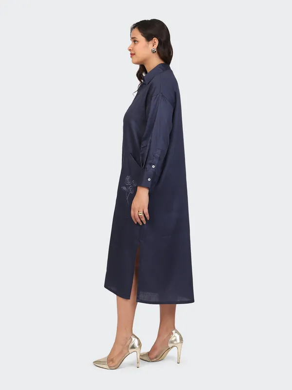 Navy_Blue_Cotton_Embroidered_Pockets_Oversized_Calf_Length_Dress_For_Women