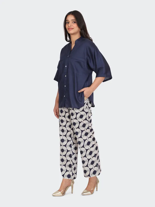 Blue_Cotton_Navy_Kimono_Sleeves_Decorative_Lace_Back_Co_Ord_Set_For_Women