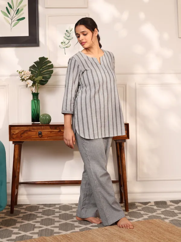 Grey_Fine_Cotton_Comfortable_Co_Ord_Set_For_Women