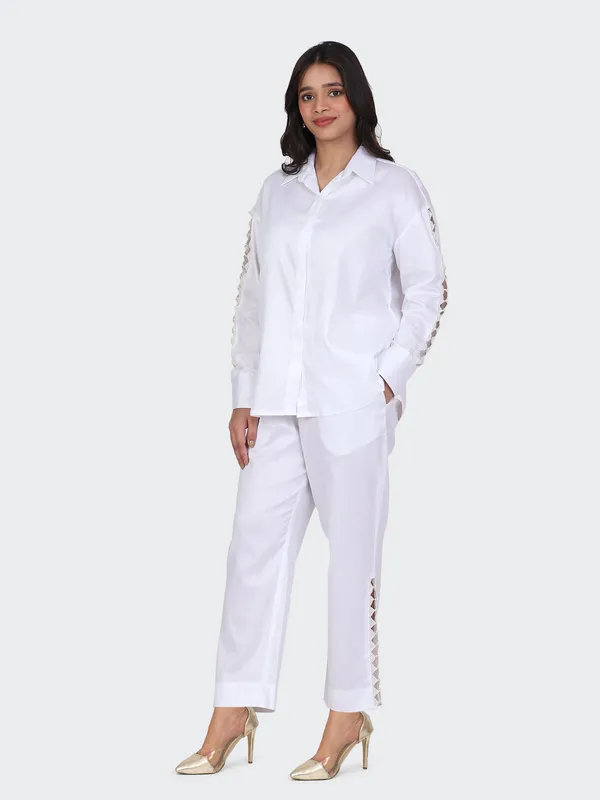 White_Fine_Cotton_Comfortable_Co_Ord_Set_For_Women