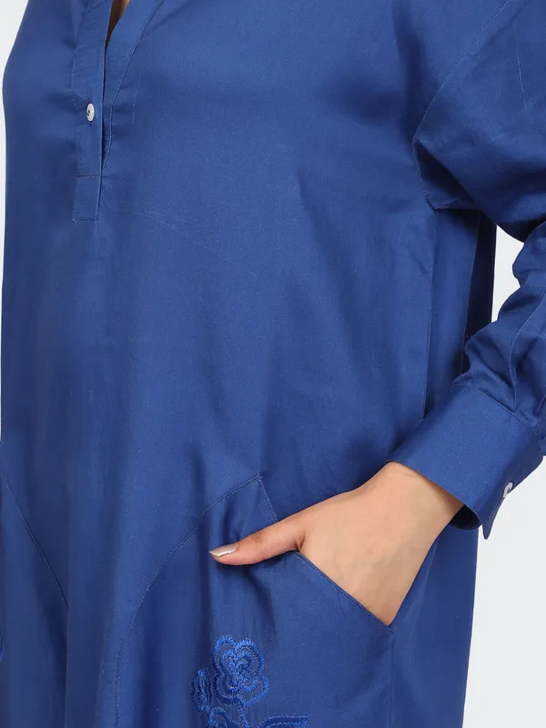 Royal_Blue_Cotton_Embroidered_Pockets_Oversized_Calf_Length_Dress_For_Women