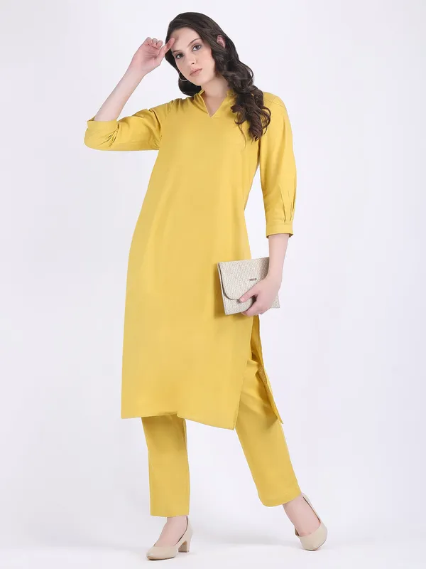 Yellow_Cotton_Flex_Lemon_Curry_Comfort_Wear_Kurta_Set_For_Women