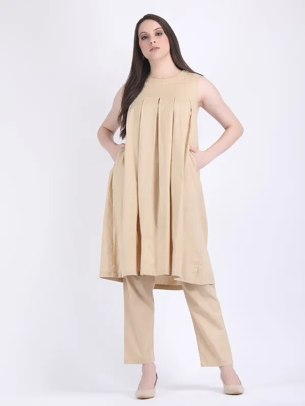 Beige_Cotton_Flex_Light_Fawn_Box_Pleated_Dress_Kurta_Set_With_Straight_Pants_For_Women
