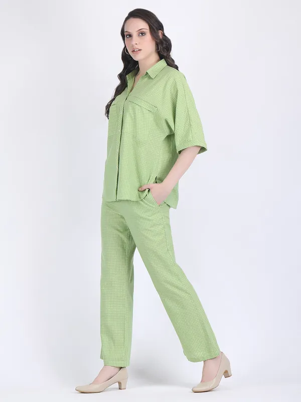 Green_Cotton_Diva_Check_Collared_Chest_Pockets_Co_Ord_Set_For_Women