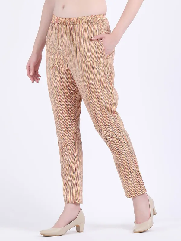 Yellow_Cotton_Mustard_Paisley_Print_Box_Pleats_Kurta_With_Pencil_Pants_For_Women