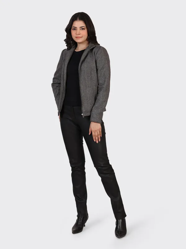Grey_Wool_Zigzag_Woollen_Jacket_For_Women