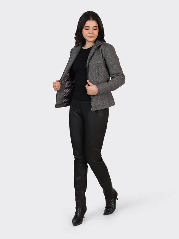 Grey_Wool_Zigzag_Woollen_Jacket_For_Women