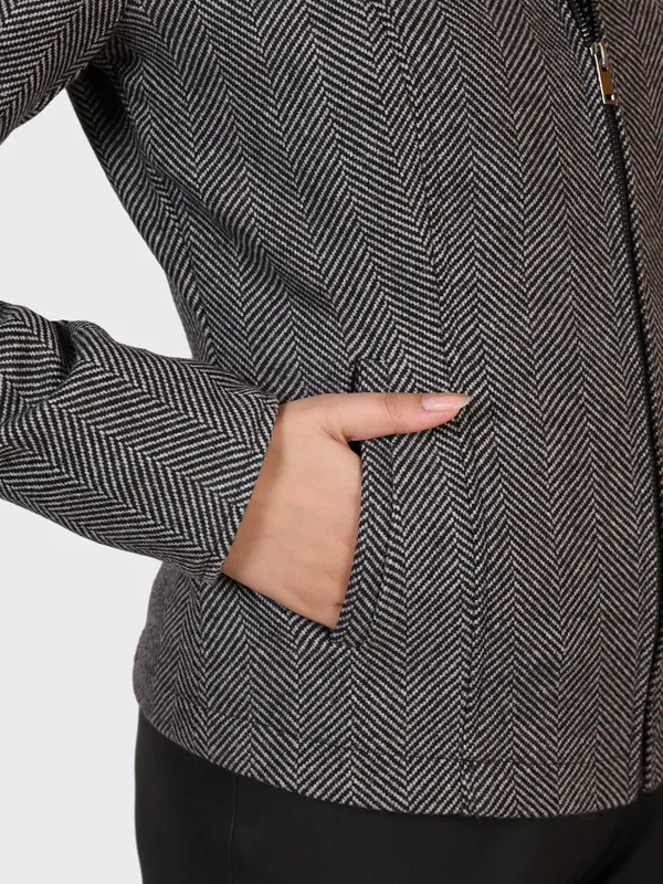 Grey_Wool_Zigzag_Woollen_Jacket_For_Women